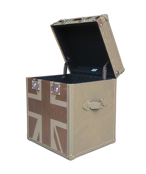 由Kelly Hoppen所設計的傢具單品,自然最能呈現Kelly Hoppen風格!