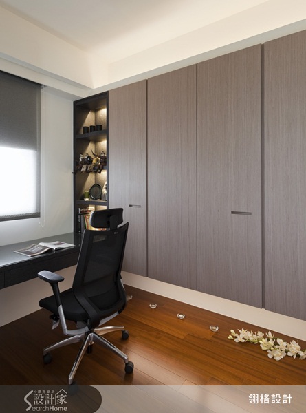 年輕夫妻買下了小坪數的新成屋當作新房，雖然空間小，