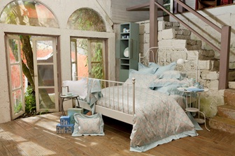 WEDGWOOD於5/17~6/27舉辦年中慶活動，特別以經典商品