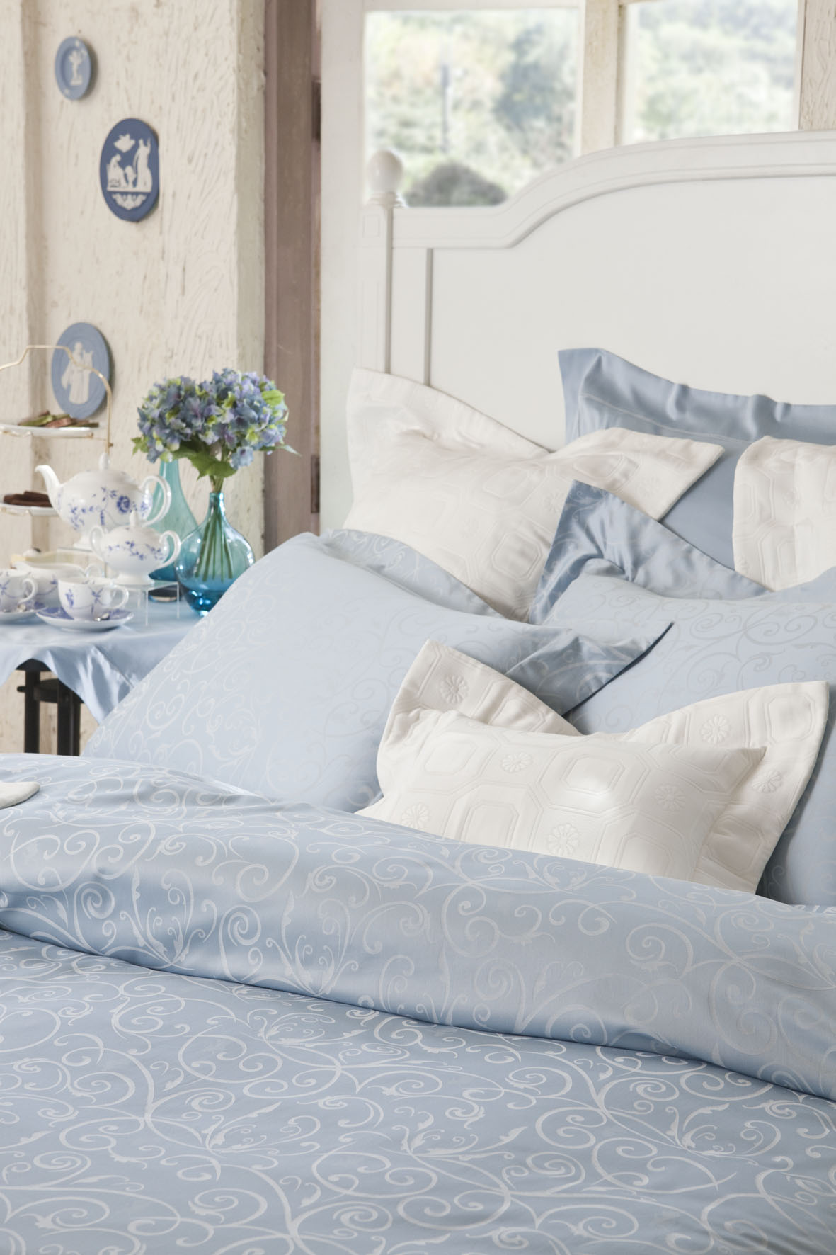 WEDGWOOD於5/17~6/27舉辦年中慶活動，特別以經典商品