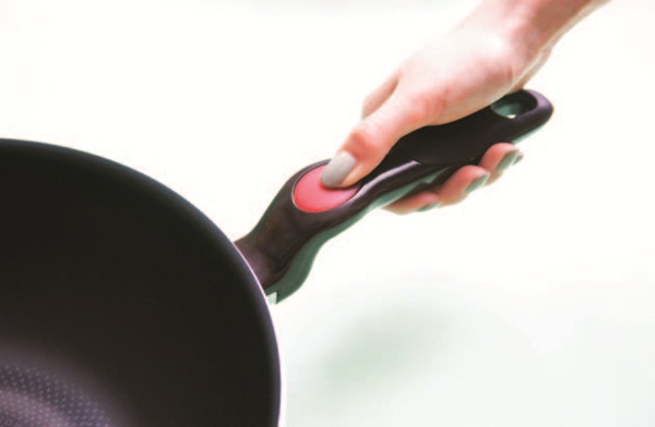 煎煮食物所產生的沾鍋問題,曾經困擾許多媽媽婆婆們,