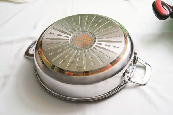 煎煮食物所產生的沾鍋問題,曾經困擾許多媽媽婆婆們,