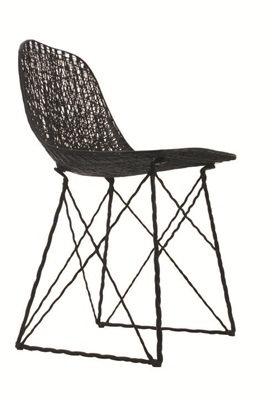 出自於丹麥建築設計師Arne Jacobsen之手，完美結合了