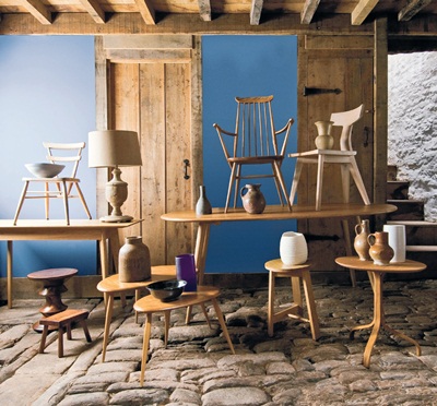 低明度、沉穩的紅色,蘊含著紅色原有的能量和熱情向上