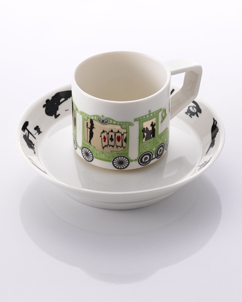 悠閒的午後時光,在被微風輕輕揚起窗簾的窗邊,悠揚的