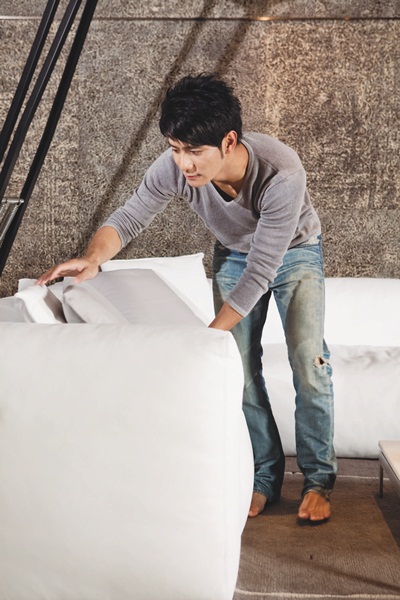 家中的燈罩和抱枕可能是較易被忽略的清潔物件,可不要