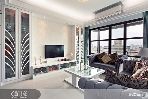 本案位於新北市新店區,是為25坪的新成屋空間。由於房