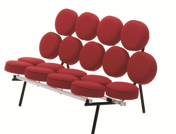 由英國設計師Ron Arad所設計的Clover Chair，以幸運草