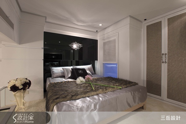 這間座落在台北市其實只有12坪的小公寓,是身為單身女