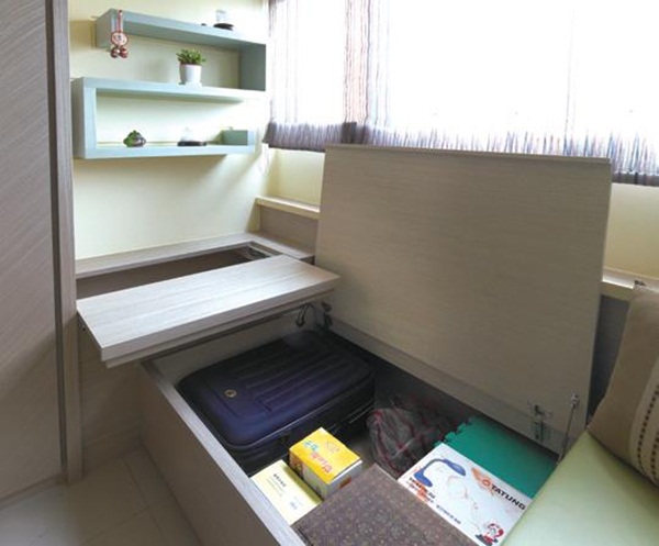 不同於化妝檯多是坐著使用，衛浴鏡櫃因為使用時多是以