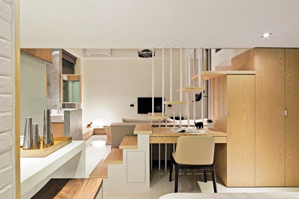 不同於化妝檯多是坐著使用，衛浴鏡櫃因為使用時多是以