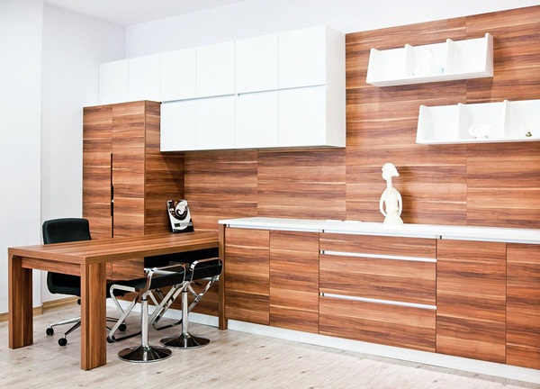 如果想在家中櫃門上增添塗鴉牆的功能，多數時候可以透