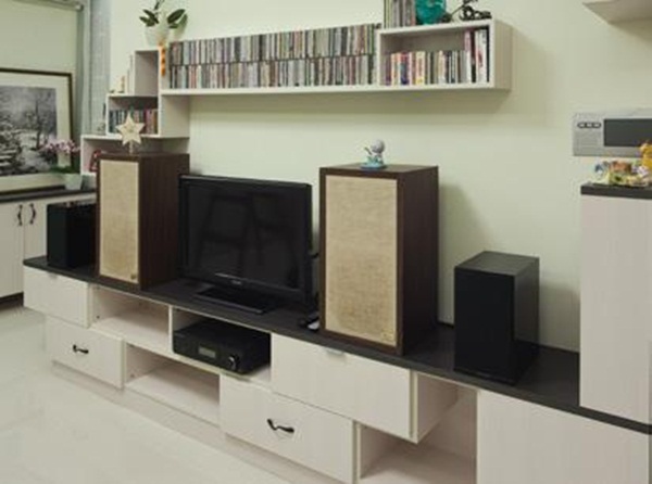 百葉門片做大面積透氣設計。藉由透氣性絕佳的百葉門片