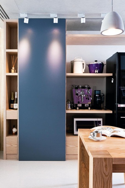 在規劃廚房電器櫃時，最令人頭疼的就是電鍋或飲水機的