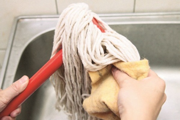 掃除工具是用來清除污垢的,所以使用過後難免殘留污漬