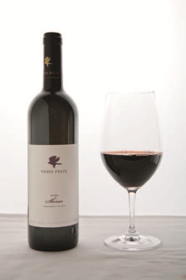 粽子是中國的節慶美食，源自於戰國時代楚國的屈原投汨