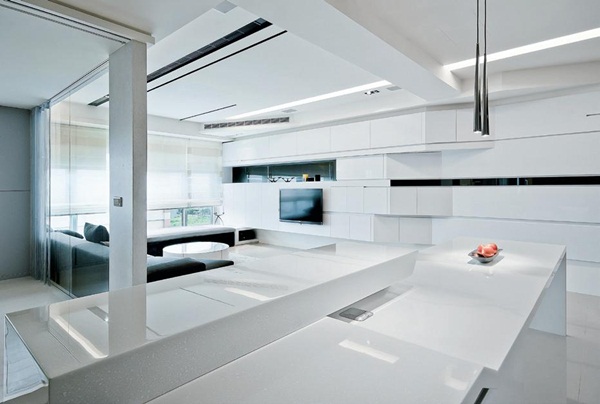 「一」代表著原點，同時也是能生出所有形象的基點。在