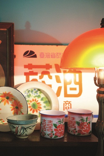 今年時尚潮流往回走，復古大行其道！除了服裝和居家佈