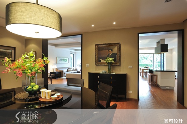 美式空間雖然以大方而簡單的古典風格著稱,然而門片造