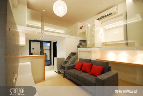 在此三米六高的挑高空間裡，屋主希望能夠擁有摩登而現