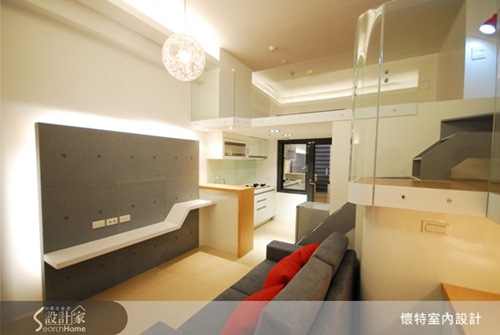 在此三米六高的挑高空間裡，屋主希望能夠擁有摩登而現