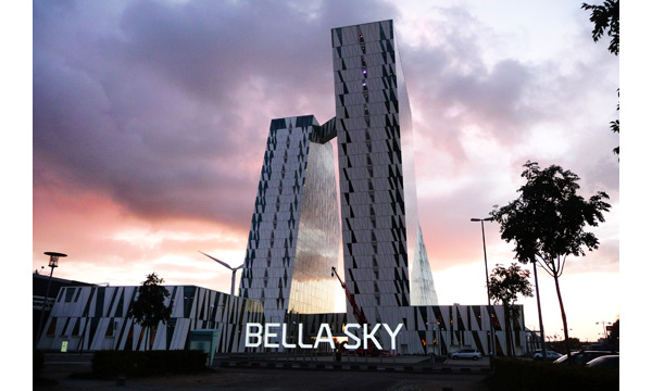 如果Frank Gehry在東歐布拉格新城區無直角的跳舞的房