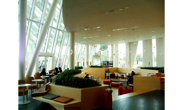 如果Frank Gehry在東歐布拉格新城區無直角的跳舞的房