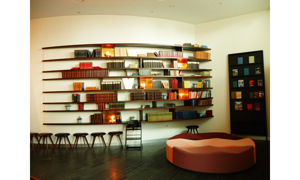 如果Frank Gehry在東歐布拉格新城區無直角的跳舞的房