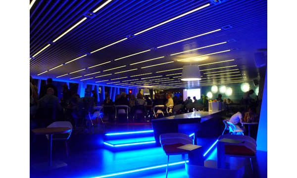 如果Frank Gehry在東歐布拉格新城區無直角的跳舞的房