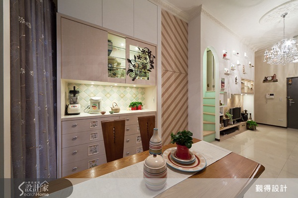 15坪的夾層空間裡面擠了三個房間，任誰都會覺得空間太