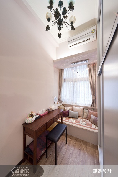 15坪的夾層空間裡面擠了三個房間，任誰都會覺得空間太