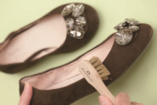 夏天到囉~大家也開始著手換季的收納工作。除了衣物外