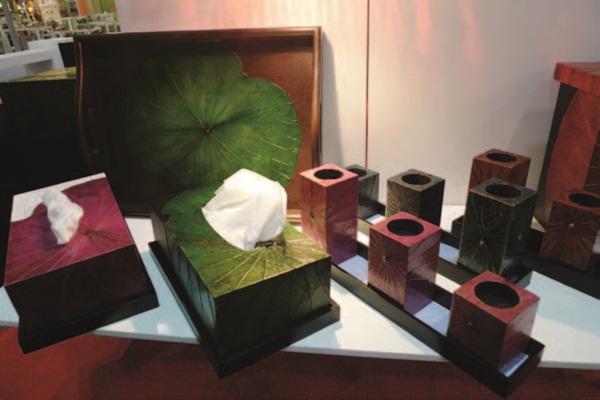 說起舊報紙、椰子殼、蓮花葉，你會有什麼印象？不是看