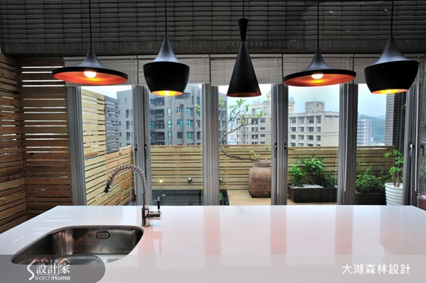 整體規劃上，除了以不受單一風格、材質限定，而是強調