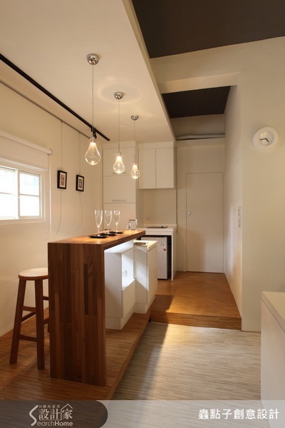 大多數人都認為「我家不夠大，吧台？！算了吧！」，其