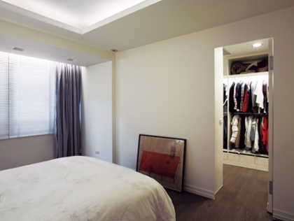 很多人希望能住得更寬敞，會將一間房間打掉做為主臥中