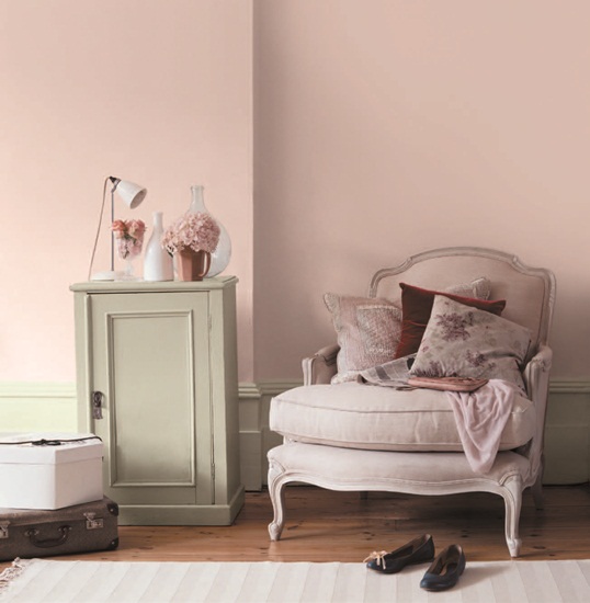 想要讓暖色系的紅橙黃三色出現在夏季，其實只要注意調