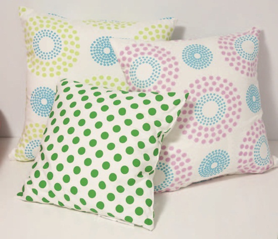 想要讓暖色系的紅橙黃三色出現在夏季，其實只要注意調