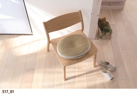 想要讓暖色系的紅橙黃三色出現在夏季，其實只要注意調