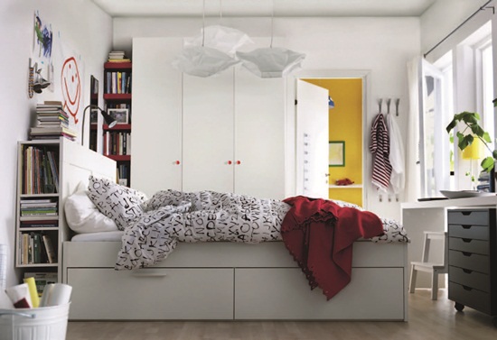 一般在選配現成櫃體時,重點不在量多,而是選擇1~2件