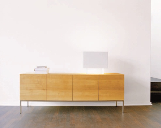 一般在選配現成櫃體時,重點不在量多,而是選擇1~2件