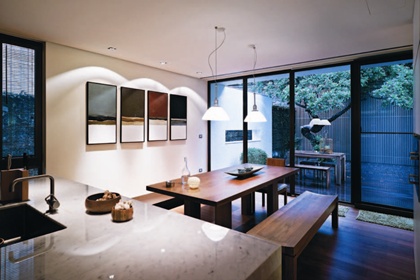 愛樹也愛木的屋主，對於植栽和木料的知識豐富，品味獨