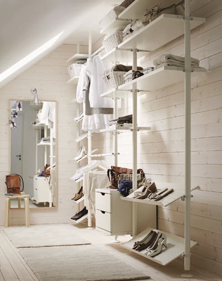 一般在選配現成櫃體時,重點不在量多,而是選擇1~2件