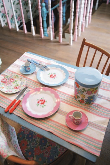 想像中Vivienne Westwood的品牌公關,可能有一點點個