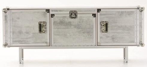 一般在選配現成櫃體時，重點不在量多，而是選擇1～2件