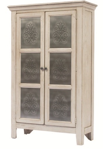 一般在選配現成櫃體時，重點不在量多，而是選擇1～2件