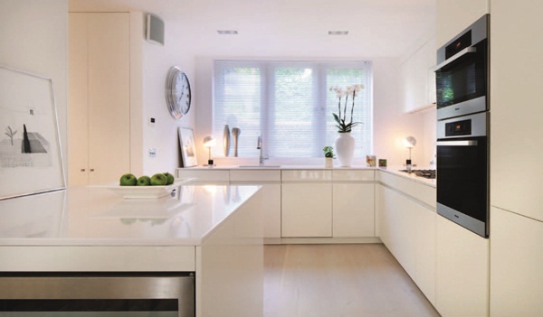 本案位於英國倫敦海格特Highgate地區中心，是一個從70