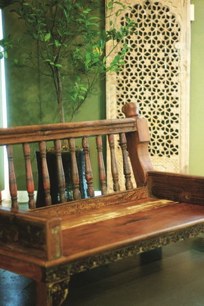 暖暖的橘黃及紅磚色系,能為空間注入溫暖情調,在英式