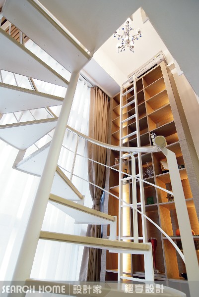 因應著居住坪數普遍較小的情況，許多空間設計偏好利用