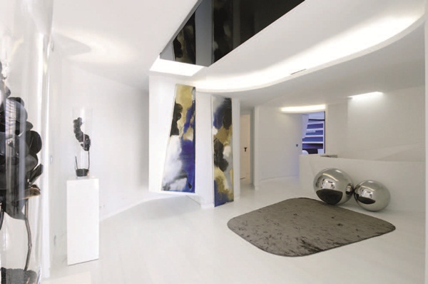 本案為位於西班牙海濱城市加利西亞住宅區的一個雙層公